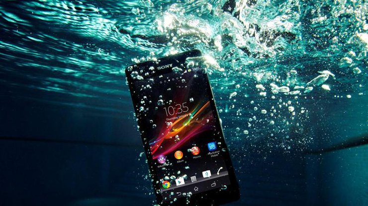 Поради щодо телефону з незнімним акумулятором, який потрапив у воду